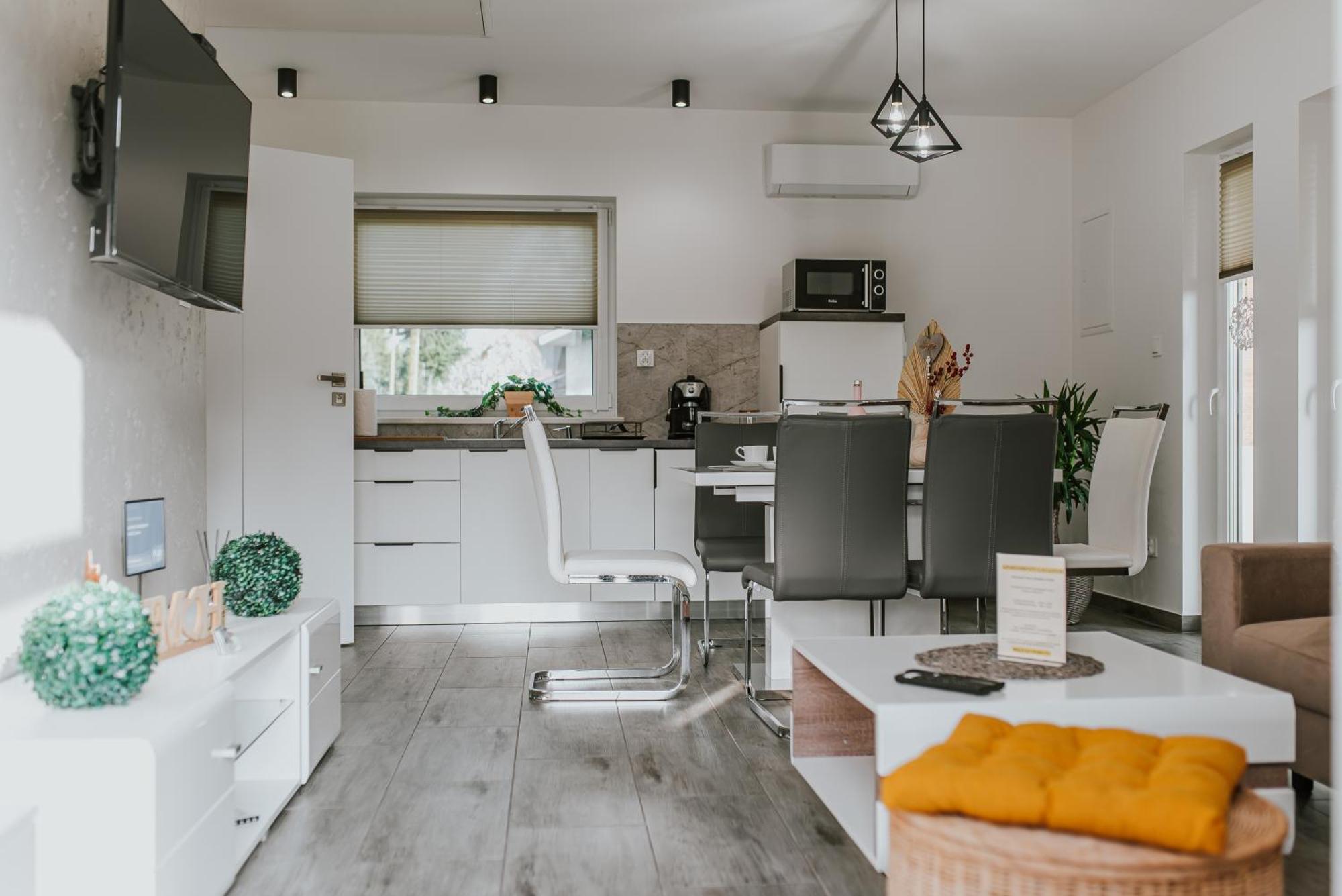 APARTAMENTY LAS Zator Esterno foto